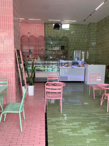 کافه بستنی ماه