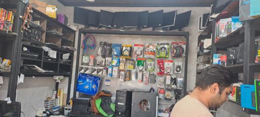 عکس مکانیک کامپیوتر