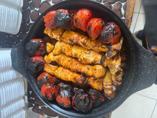 عکس کبابی پذیرا