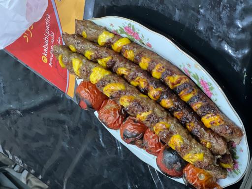 عکس کبابی پذیرا