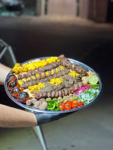 عکس کبابی پذیرا