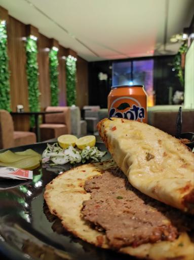 عکس کافه فست فود ژاو