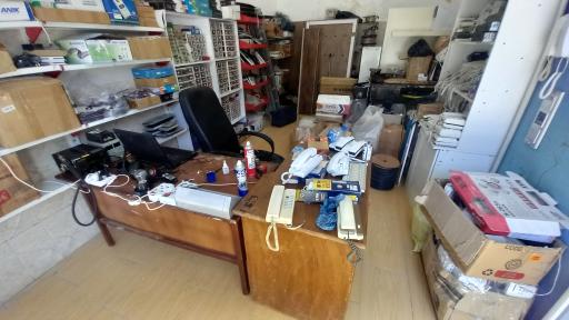 عکس فروش و تعمیرات آیفون تصویری میلانی