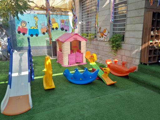 خانه بازی و یادگیری کودک کیمیا