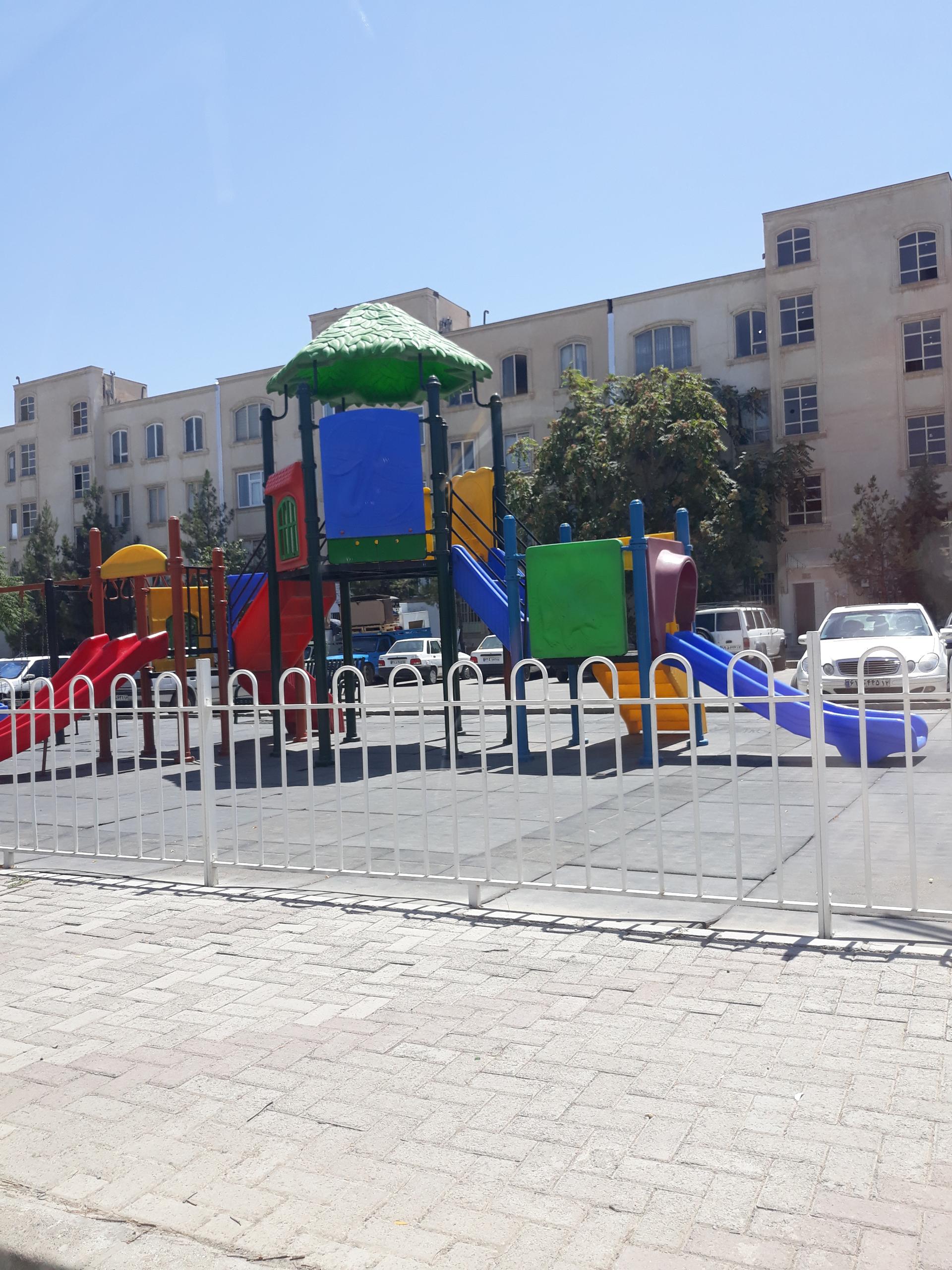 عکس پارک بازی کودکان
