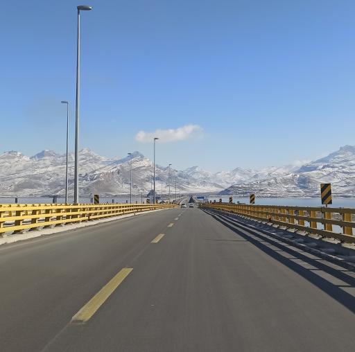 عکس پل دریاچه ارومیه