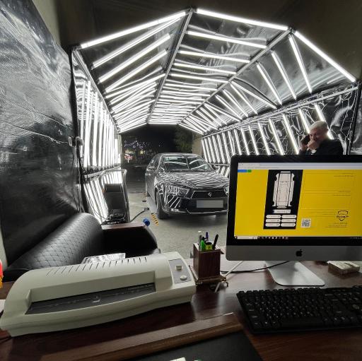 عکس کارشناسی خودرو و تشخیص رنگ اتورنگ