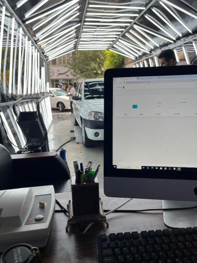 عکس کارشناسی خودرو و تشخیص رنگ اتورنگ