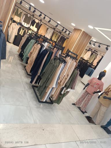 فروشگاه پوشاک لباسان