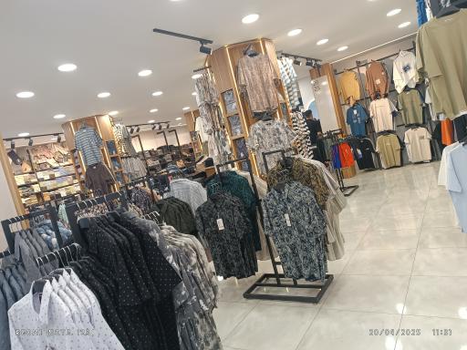 عکس فروشگاه پوشاک لباسان