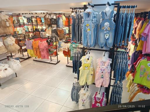 عکس فروشگاه پوشاک لباسان