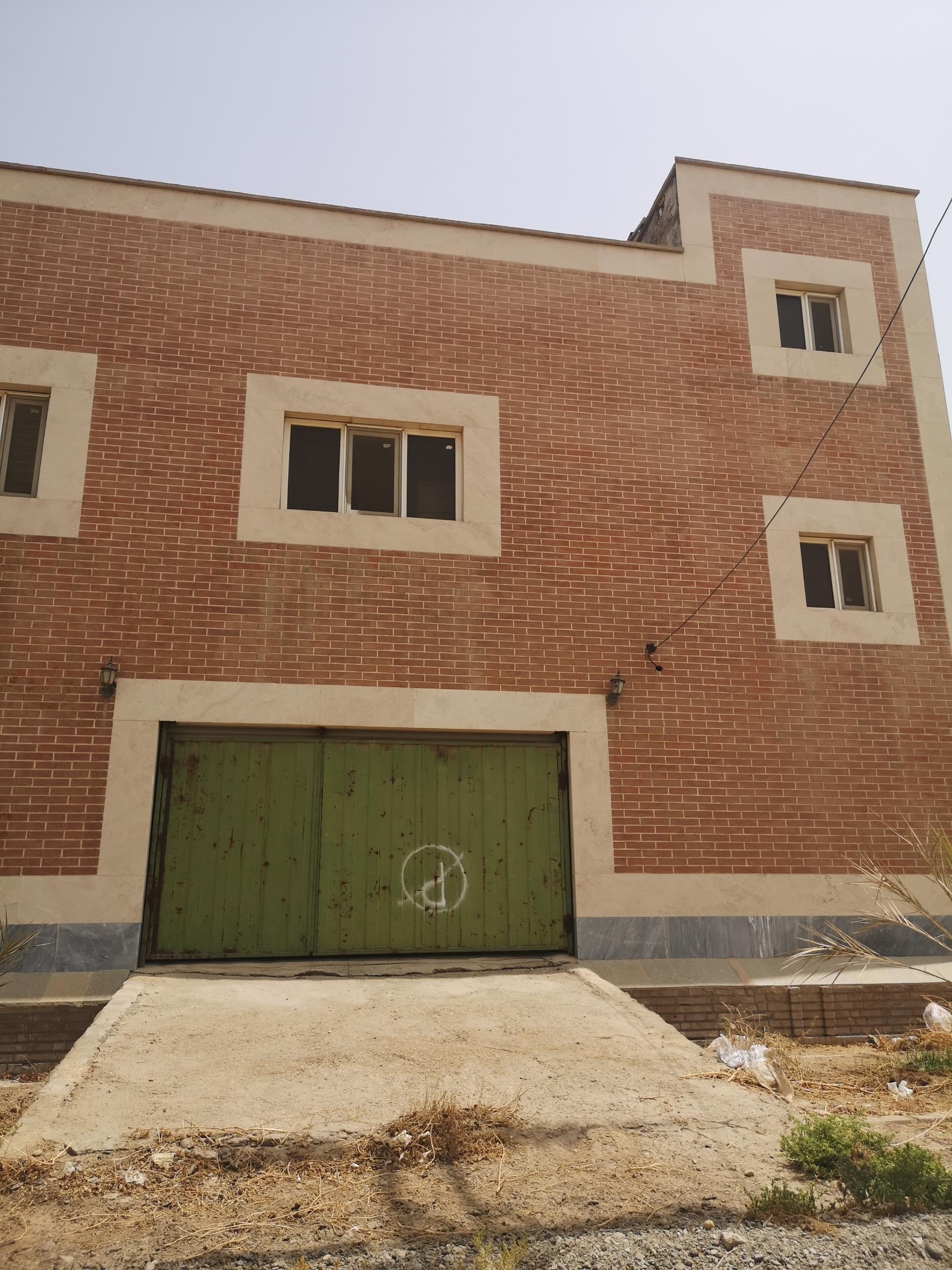 عکس انبار شرکت تراست
