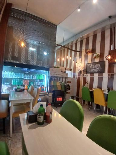 عکس ساندویچ مادر شعبه ۲