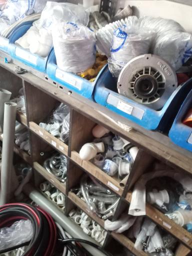 عکس فروشگاه البرز‌ علی آبادی