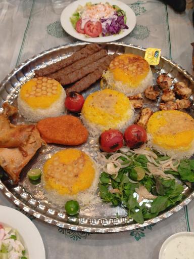 عکس رستوران و سفره خانه سنتی خان