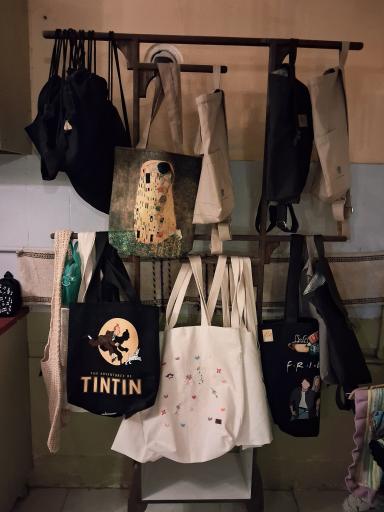 عکس کافه کتاب اثر