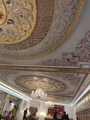 عکس عمارت هزار نقش