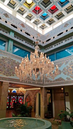 عکس عمارت هزار نقش