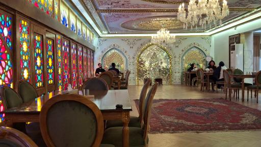 عکس عمارت هزار نقش