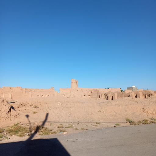 عکس قلعه ی باستانی محمود آباد سادات