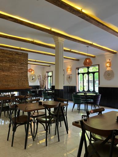 عکس کافه رستوران عمارت کاج