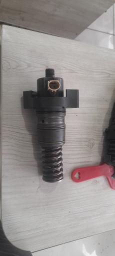 عکس تعمیر سوزن های برقی مهدی رضا زاده 