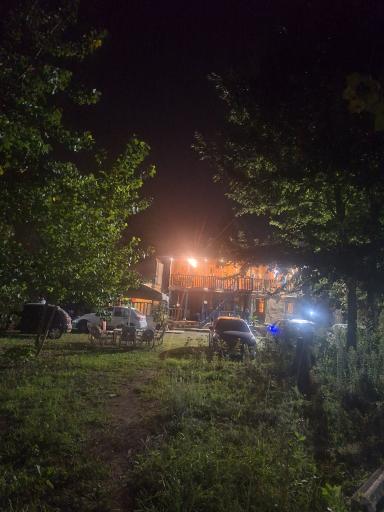 عکس اقامتگاه بومگردی تلارسر تخسم