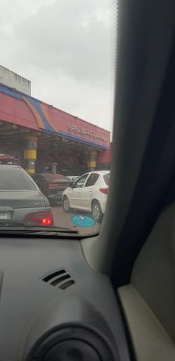 عکس پمپ بنزین دریاکنار