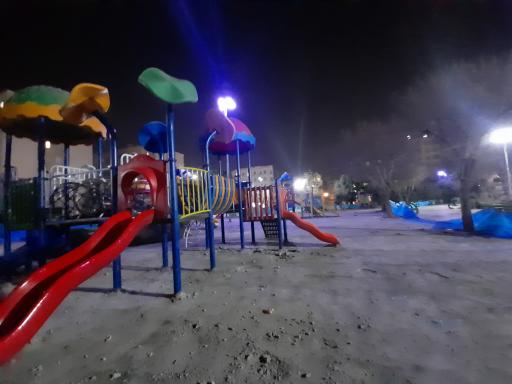 عکس زمین بازی کودکان پارک نرگس