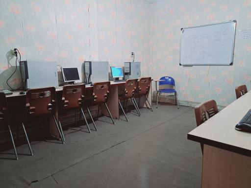 عکس آموزشگاه کامپیوتر و تعمیرات موبایل افزون