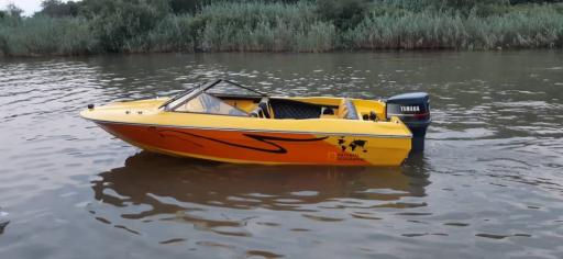 عکس اسکله قایق سواری طوفان طلایی