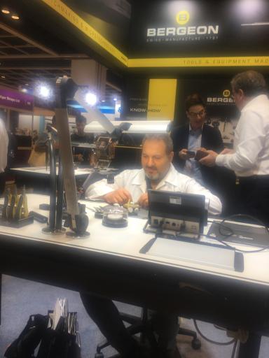 عکس دپارتمان تخصصی تعمیرات ساعت آچار واچ