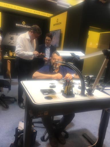 عکس دپارتمان تخصصی تعمیرات ساعت آچار واچ