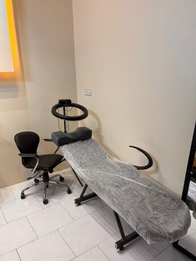 عکس سالن زيبايي نوشين اسحاقي