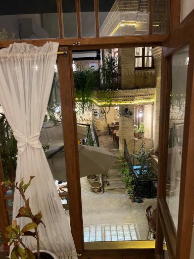 عکس عمارت گل بهاری (خانه پدری)