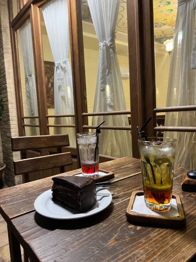 عکس عمارت گل بهاری (خانه پدری)