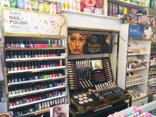 عکس فروشگاه رژگونه 