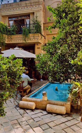 عکس عمارت گل بهاری (خانه پدری)