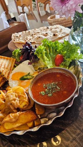 عکس عمارت گلبهاری