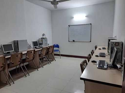 عکس آموزشگاه کامپیوتر و تعمیرات موبایل افزون