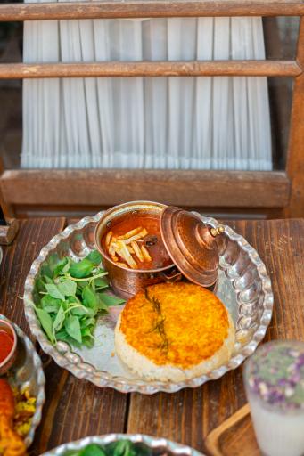 عکس عمارت گلبهاری