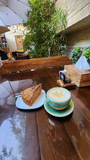 عکس عمارت گلبهاری