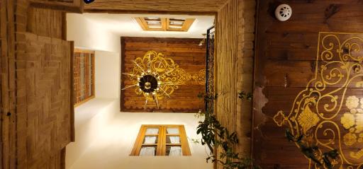 عکس عمارت گلبهاری