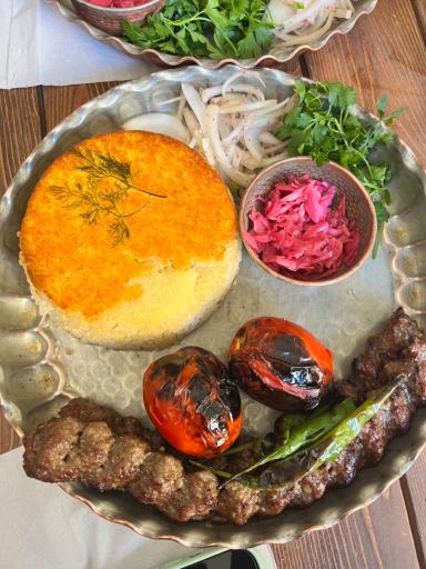 عکس عمارت گلبهاری