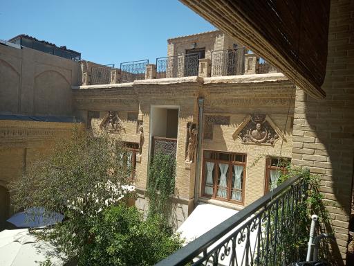 عکس عمارت گل بهاری (خانه پدری)