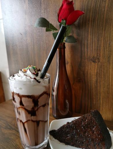 عکس کافه فست فود روبوستا