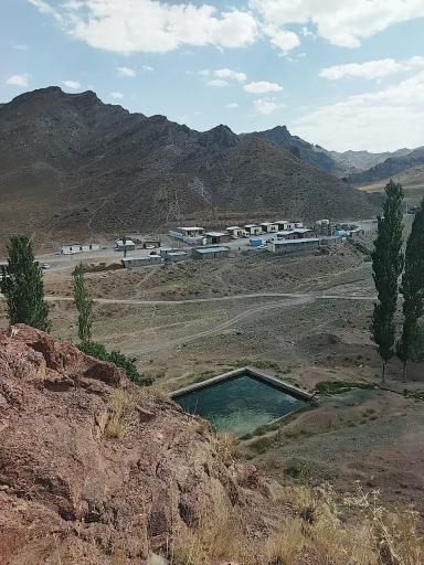 عکس چشمه آبگرم معدنی گور