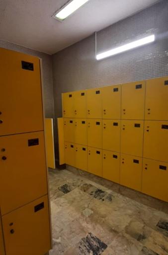 عکس پارکینگ سرزمین موجهای ابی