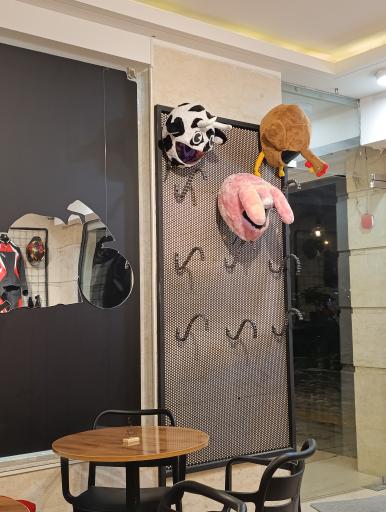 عکس کافه موتور بانی