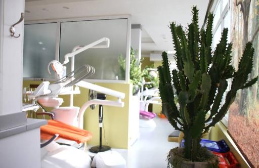 دندانپزشکی اهورا طب